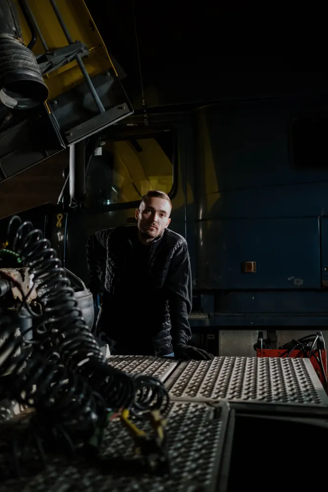 Mechanic in a commercial vehicle workshop